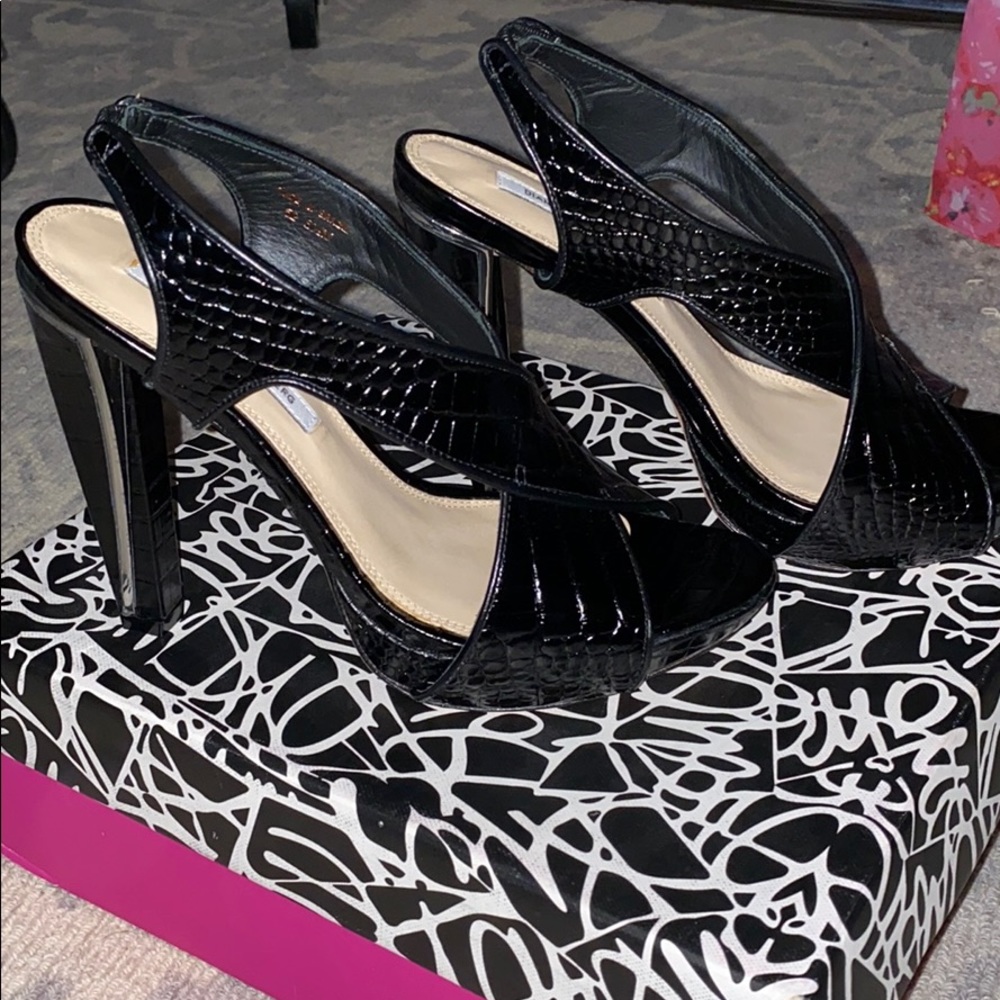 NWT Diane Von Furstenberg Julia Heels Size 8.5